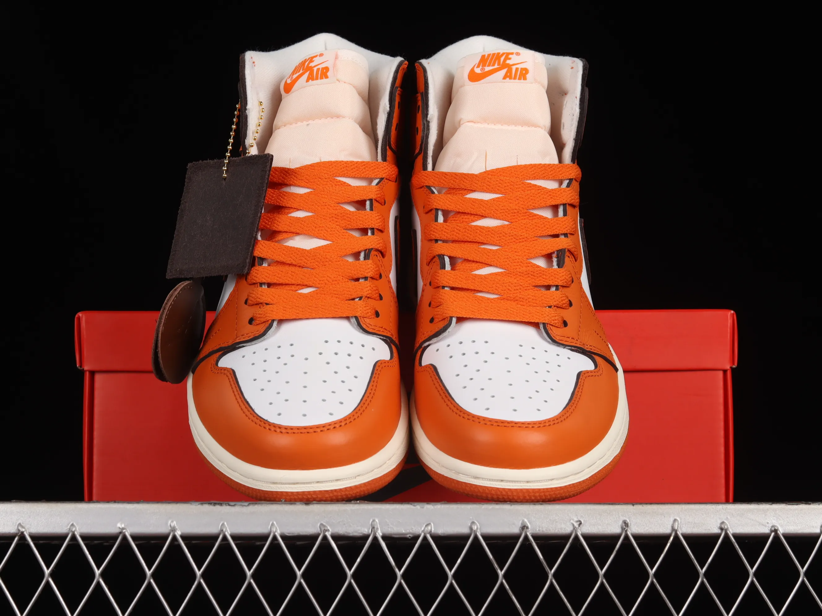 All categories Air Jordan Jordan series basketball shoes Air Jordan 1 High X version Air Jordan 1 High OG "Starfish" AJ1 Joe 1 Hermes Orange high-top basketball shoes DO9369-101